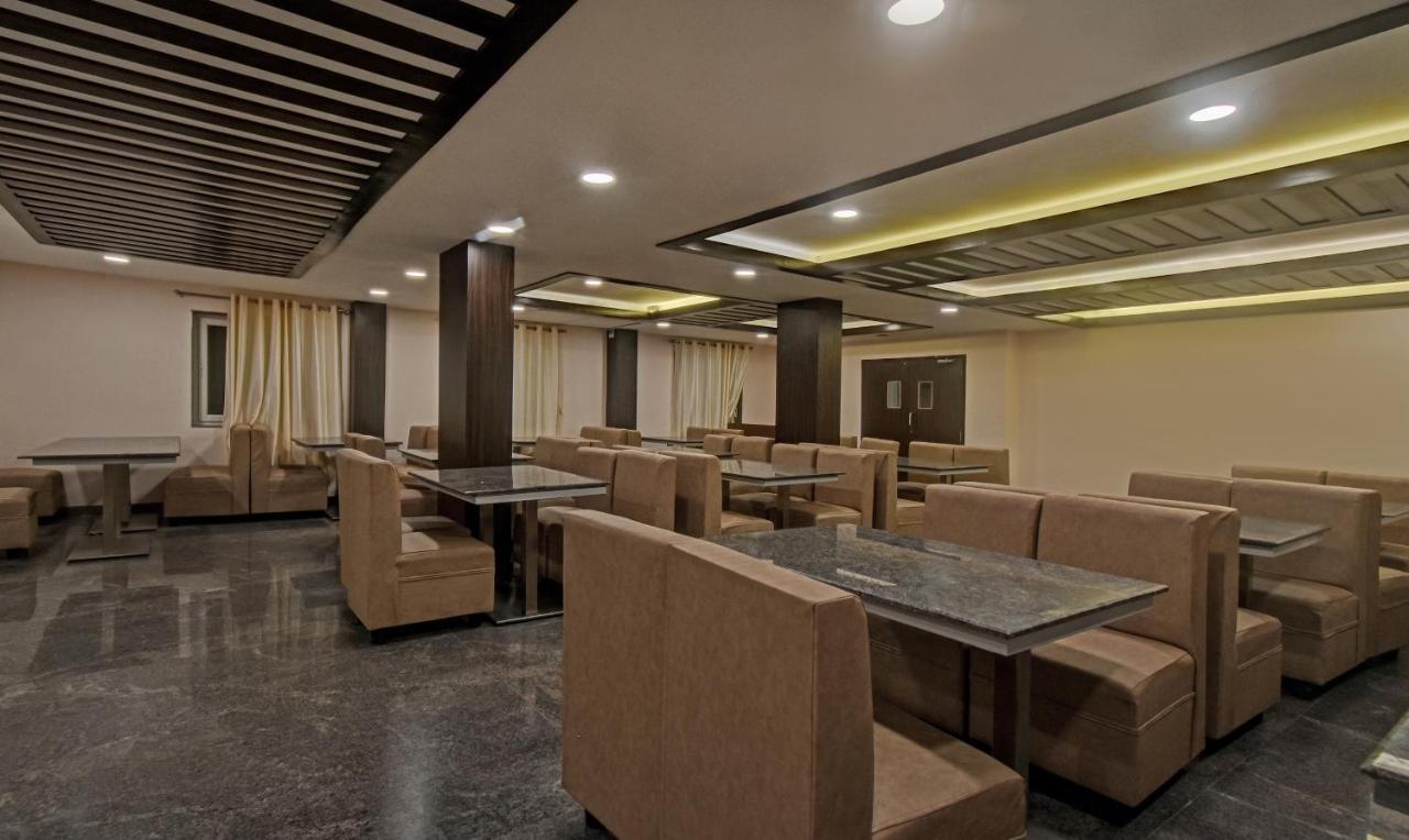 Treebo Trend Palm Tree Hotel เชนไน ภายนอก รูปภาพ